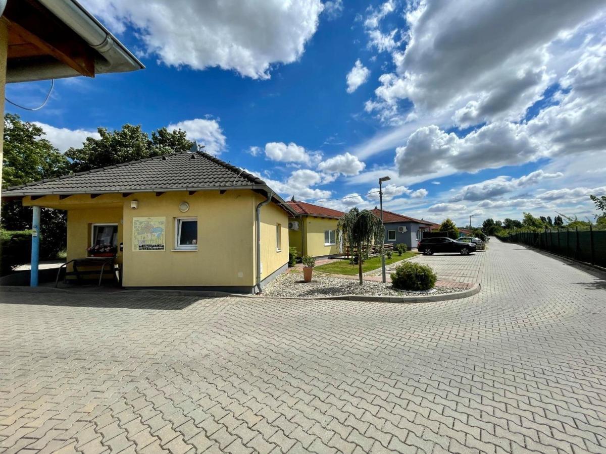 Holiday Village Senec Exterior foto
